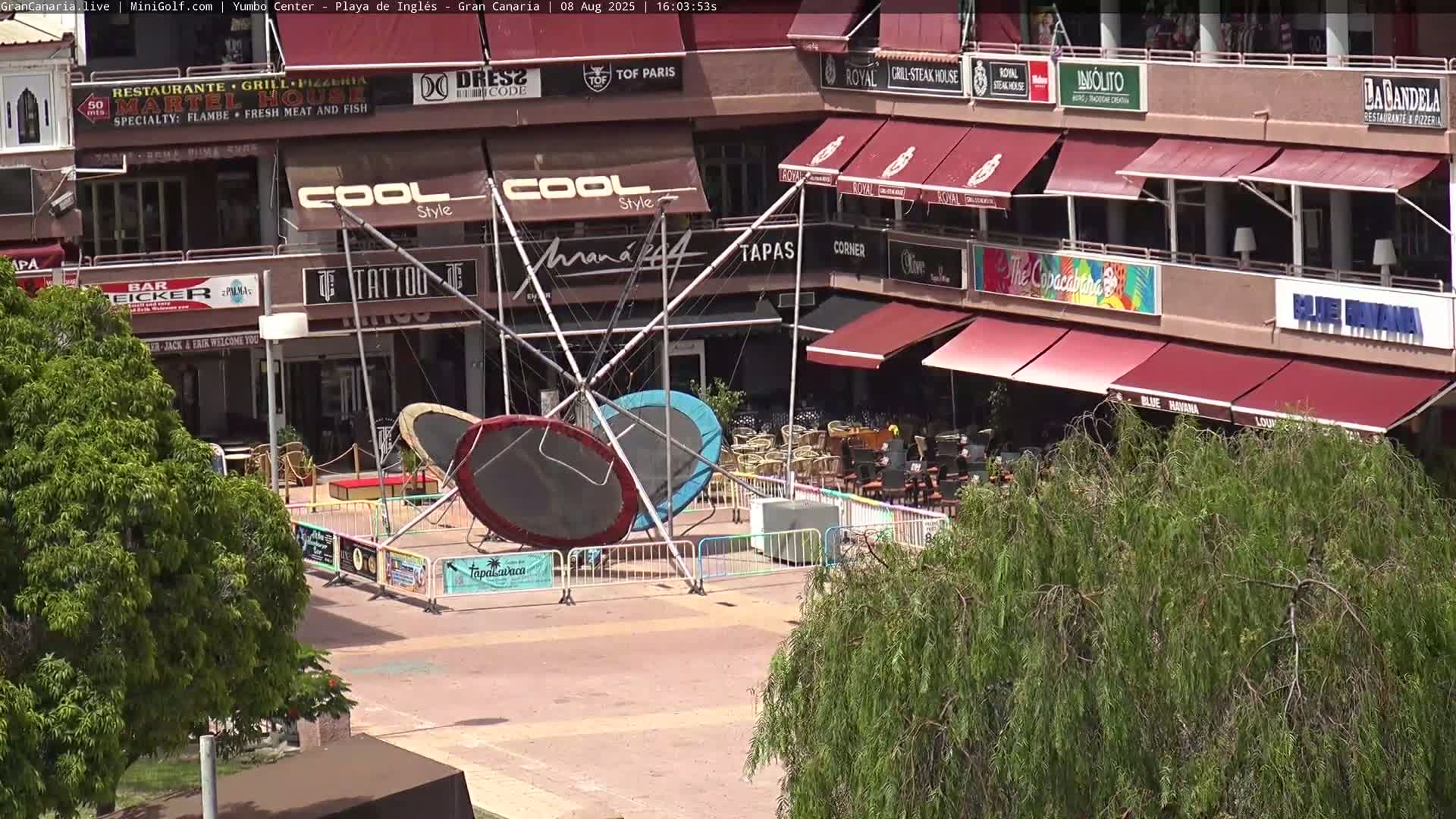 Gran Canaria, Playa del Ingles City & Yumbo Centrum Shopping Mall Live Cam - Playa del Inglés, San Bartolomé de Tirajana, Gran Canaria, Canary Islands (Canarias), Spain