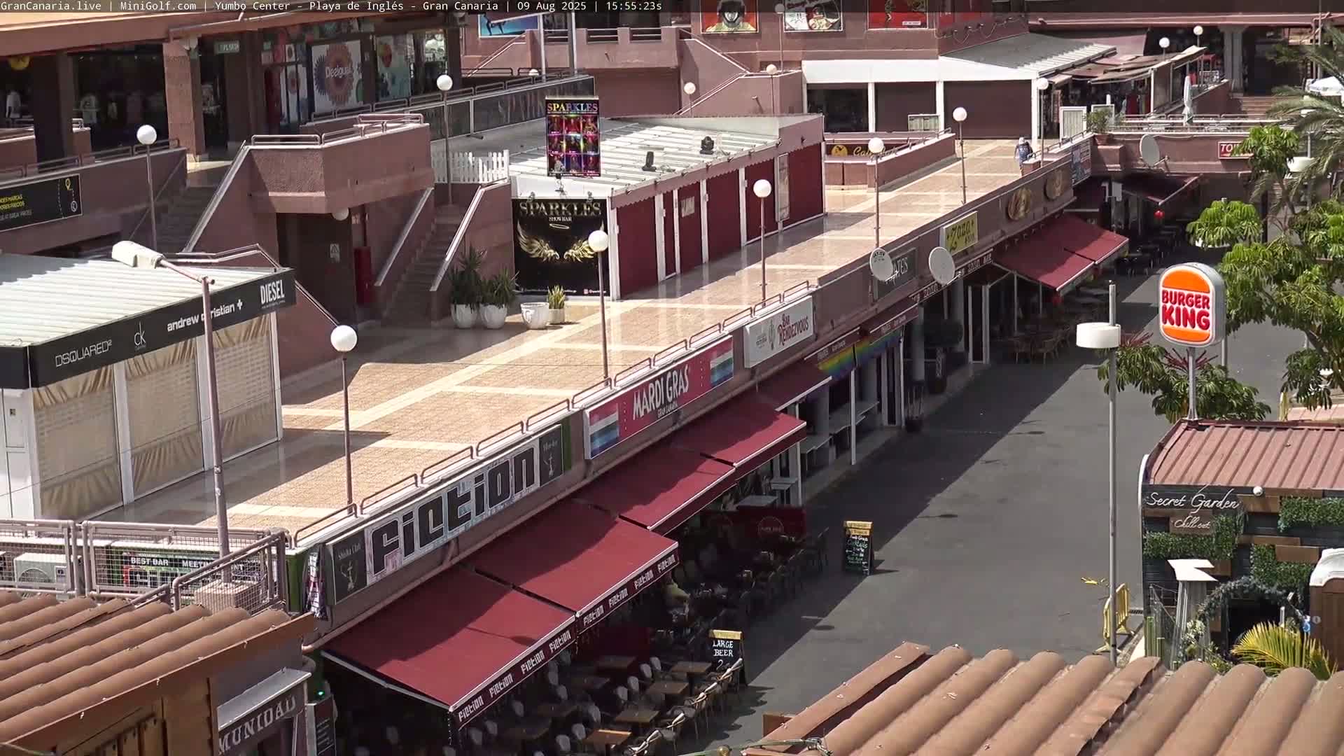 Gran Canaria, Playa del Ingles City & Yumbo Centrum Shopping Mall Live Cam - Playa del Inglés, San Bartolomé de Tirajana, Gran Canaria, Canary Islands (Canarias), Spain
