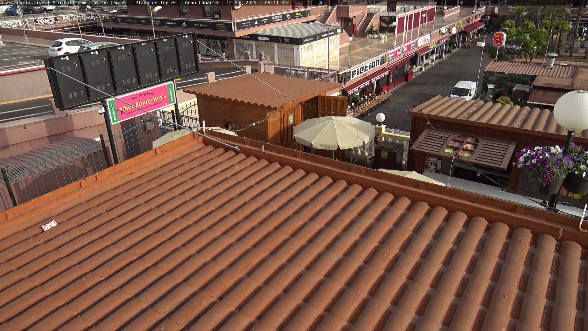 Gran Canaria, Playa del Ingles City & Yumbo Centrum Shopping Mall Live Cam - Playa del Inglés, San Bartolomé de Tirajana, Gran Canaria, Canary Islands (Canarias), Spain