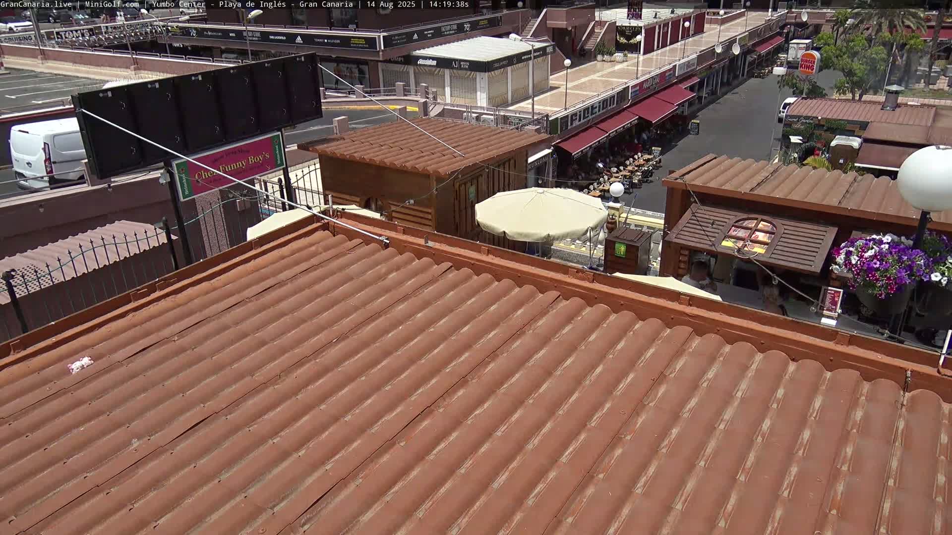 Gran Canaria, Playa del Ingles City & Yumbo Centrum Shopping Mall Live Cam - Playa del Inglés, San Bartolomé de Tirajana, Gran Canaria, Canary Islands (Canarias), Spain
