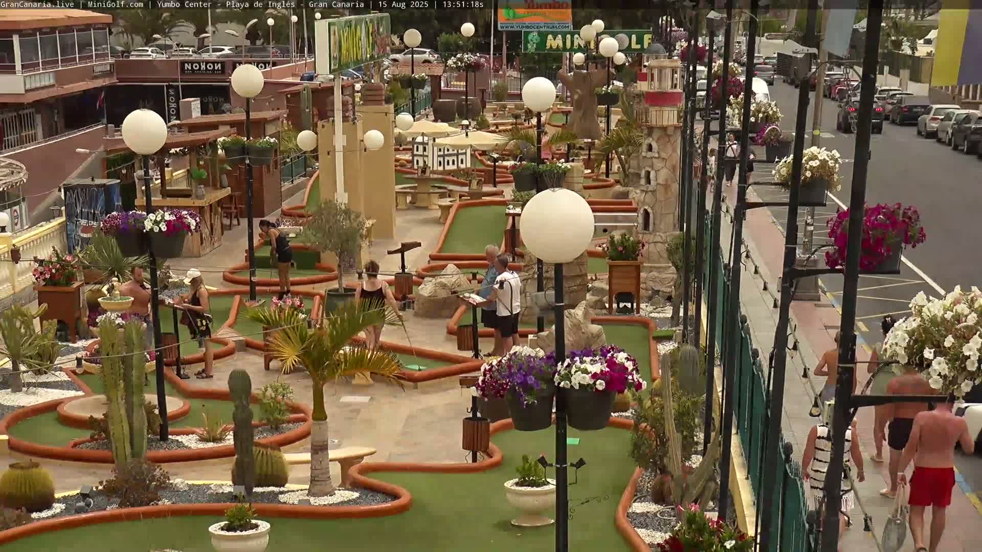 Gran Canaria, Playa del Ingles City & Yumbo Centrum Shopping Mall Live Cam - Playa del Inglés, San Bartolomé de Tirajana, Gran Canaria, Canary Islands (Canarias), Spain