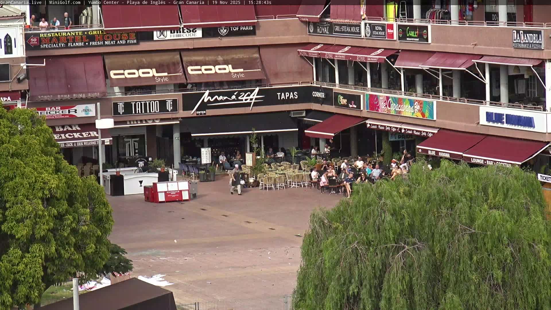 Gran Canaria, Playa del Ingles City & Yumbo Centrum Shopping Mall Live Cam - Playa del Inglés, San Bartolomé de Tirajana, Gran Canaria, Canary Islands (Canarias), Spain