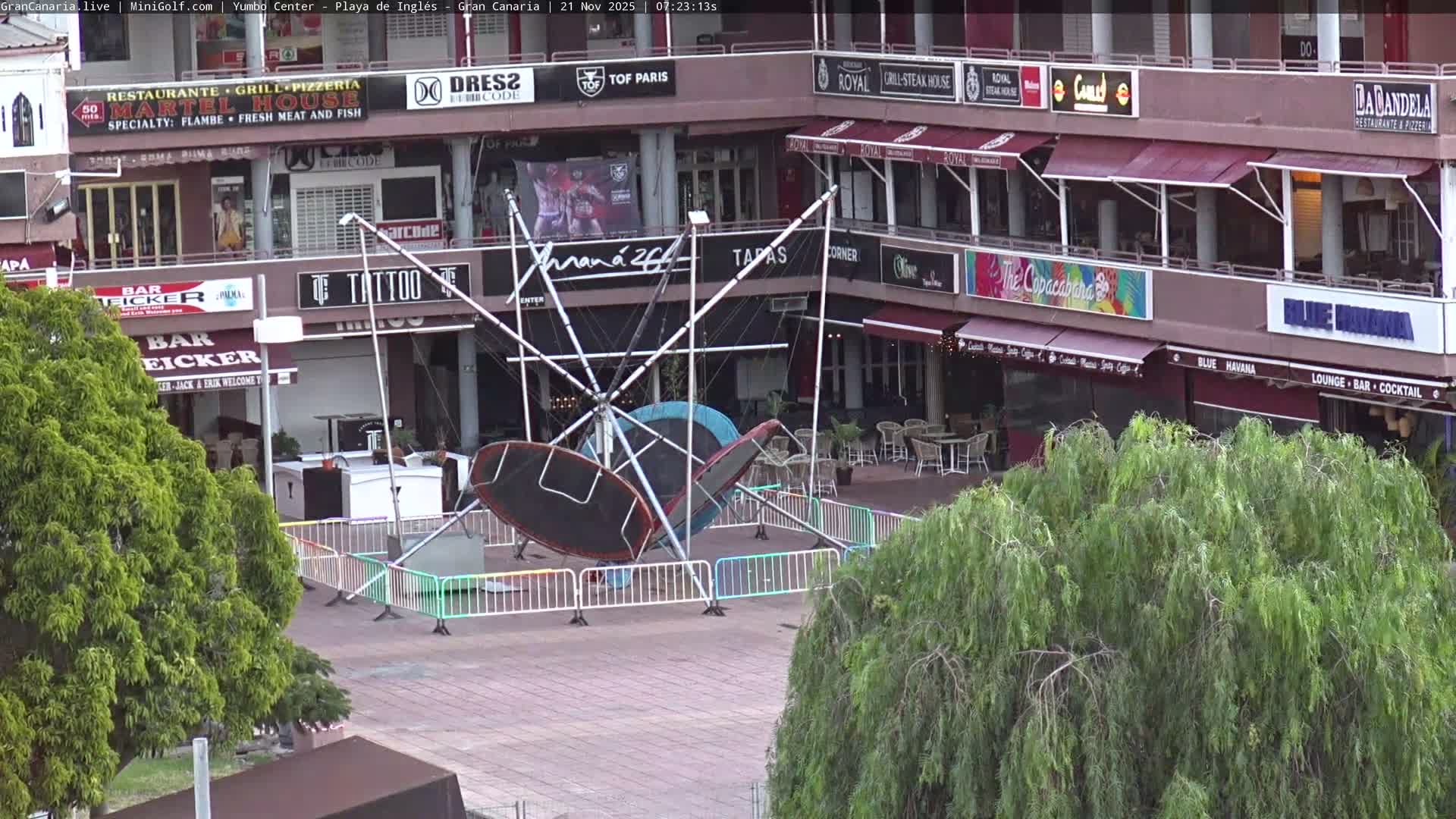 Gran Canaria, Playa del Ingles City & Yumbo Centrum Shopping Mall Live Cam - Playa del Inglés, San Bartolomé de Tirajana, Gran Canaria, Canary Islands (Canarias), Spain