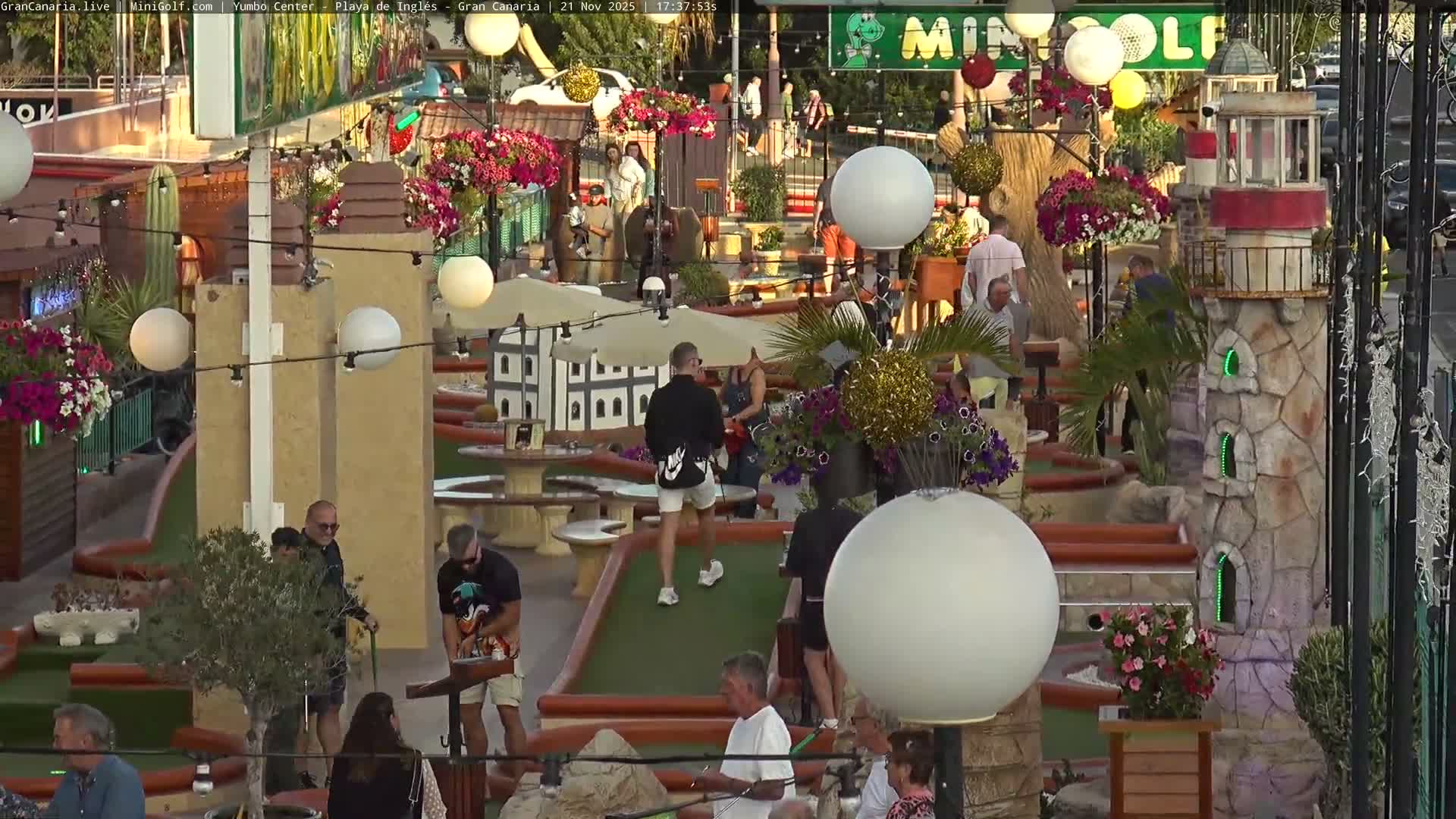Gran Canaria, Playa del Ingles City & Yumbo Centrum Shopping Mall Live Cam - Playa del Inglés, San Bartolomé de Tirajana, Gran Canaria, Canary Islands (Canarias), Spain