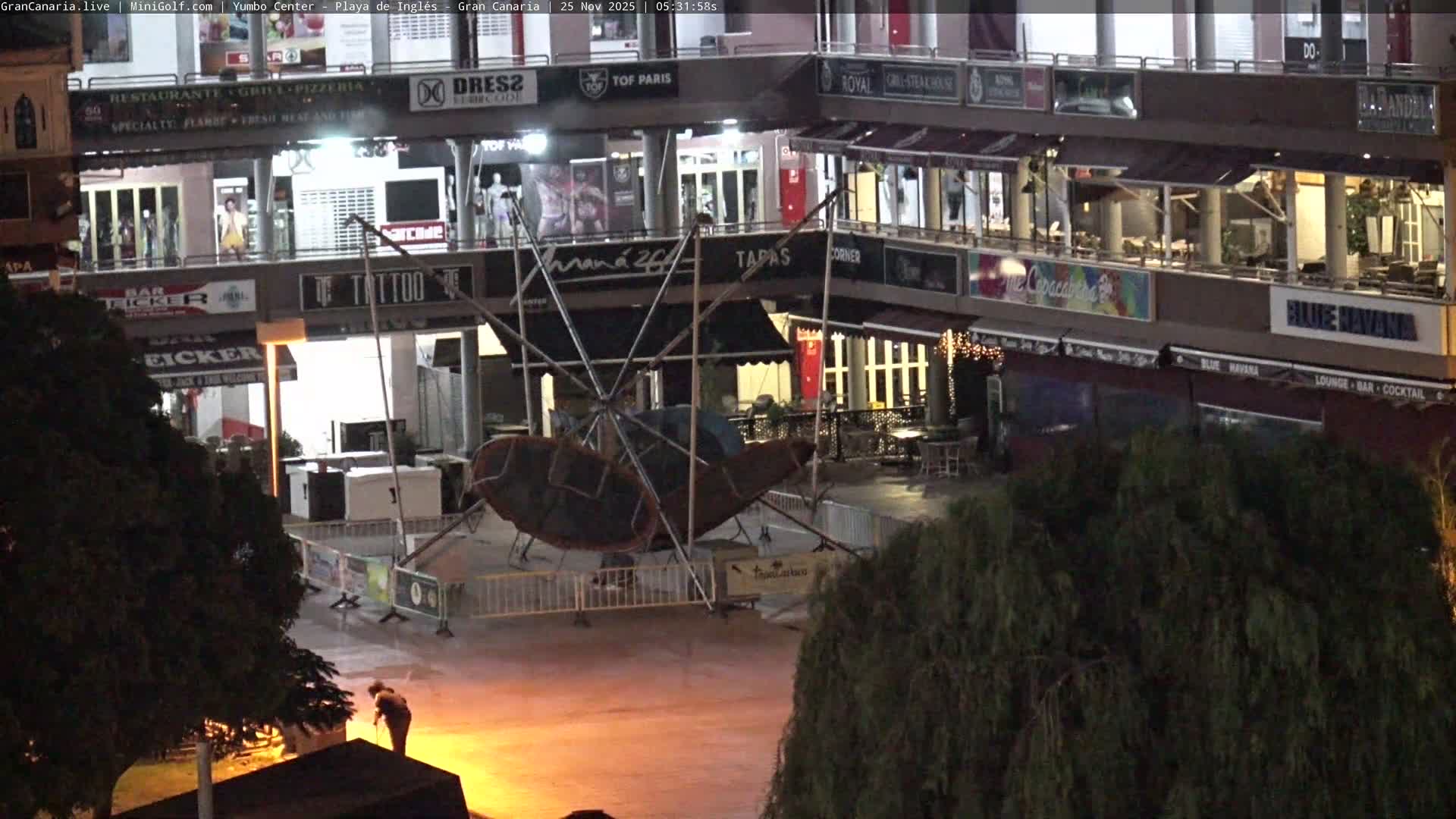 Gran Canaria, Playa del Ingles City & Yumbo Centrum Shopping Mall Live Cam - Playa del Inglés, San Bartolomé de Tirajana, Gran Canaria, Canary Islands (Canarias), Spain