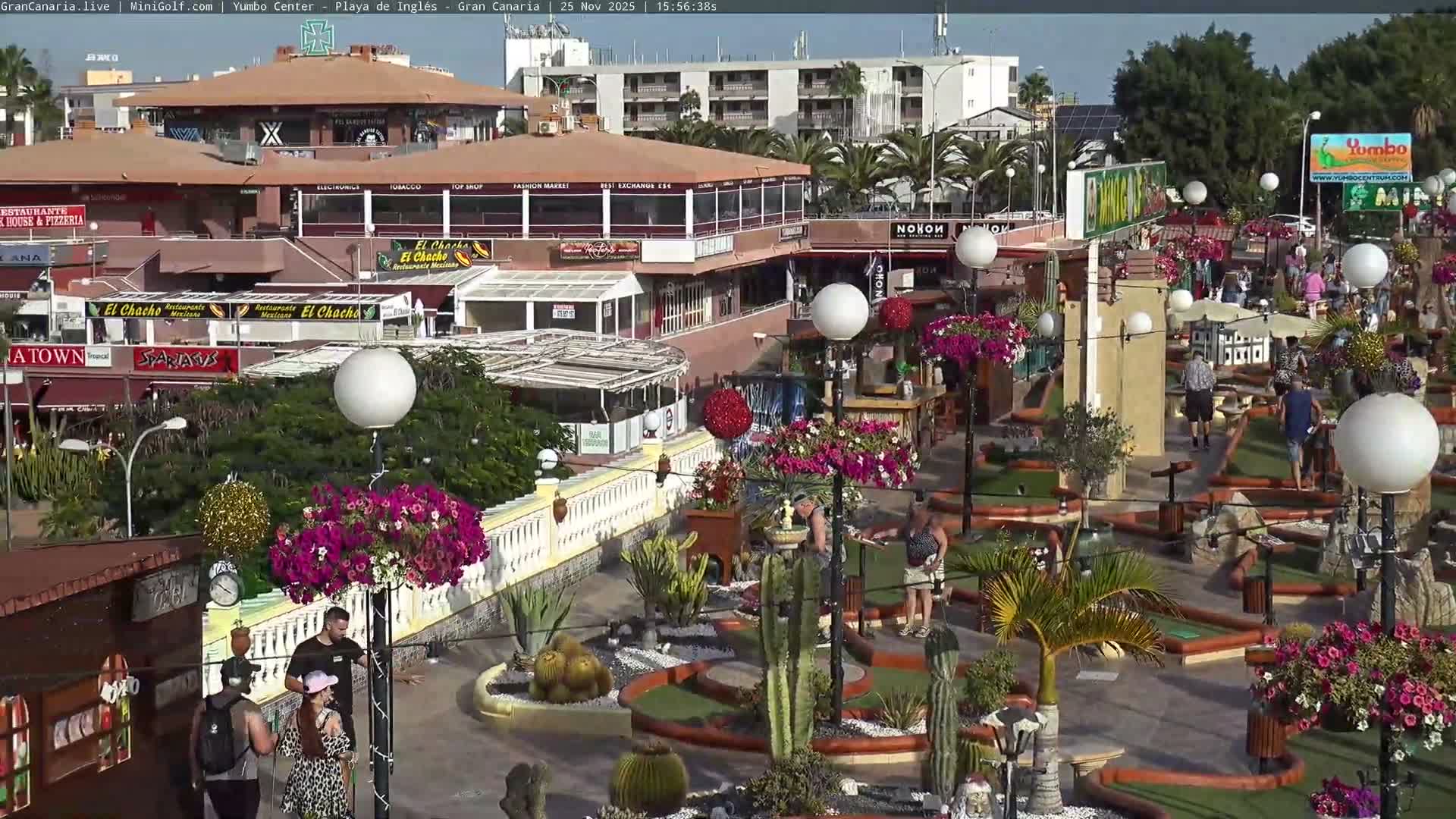 Gran Canaria, Playa del Ingles City & Yumbo Centrum Shopping Mall Live Cam - Playa del Inglés, San Bartolomé de Tirajana, Gran Canaria, Canary Islands (Canarias), Spain