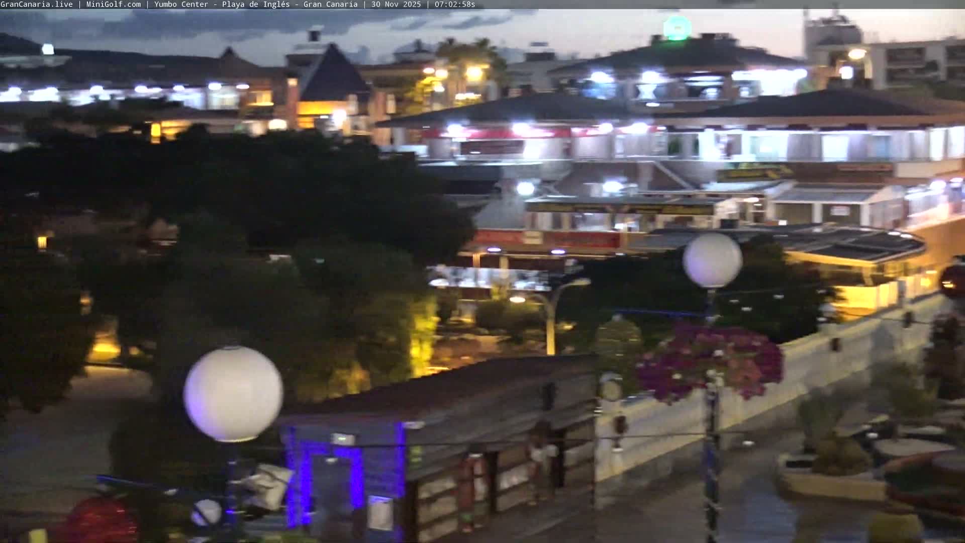 Gran Canaria, Playa del Ingles City & Yumbo Centrum Shopping Mall Live Cam - Playa del Inglés, San Bartolomé de Tirajana, Gran Canaria, Canary Islands (Canarias), Spain