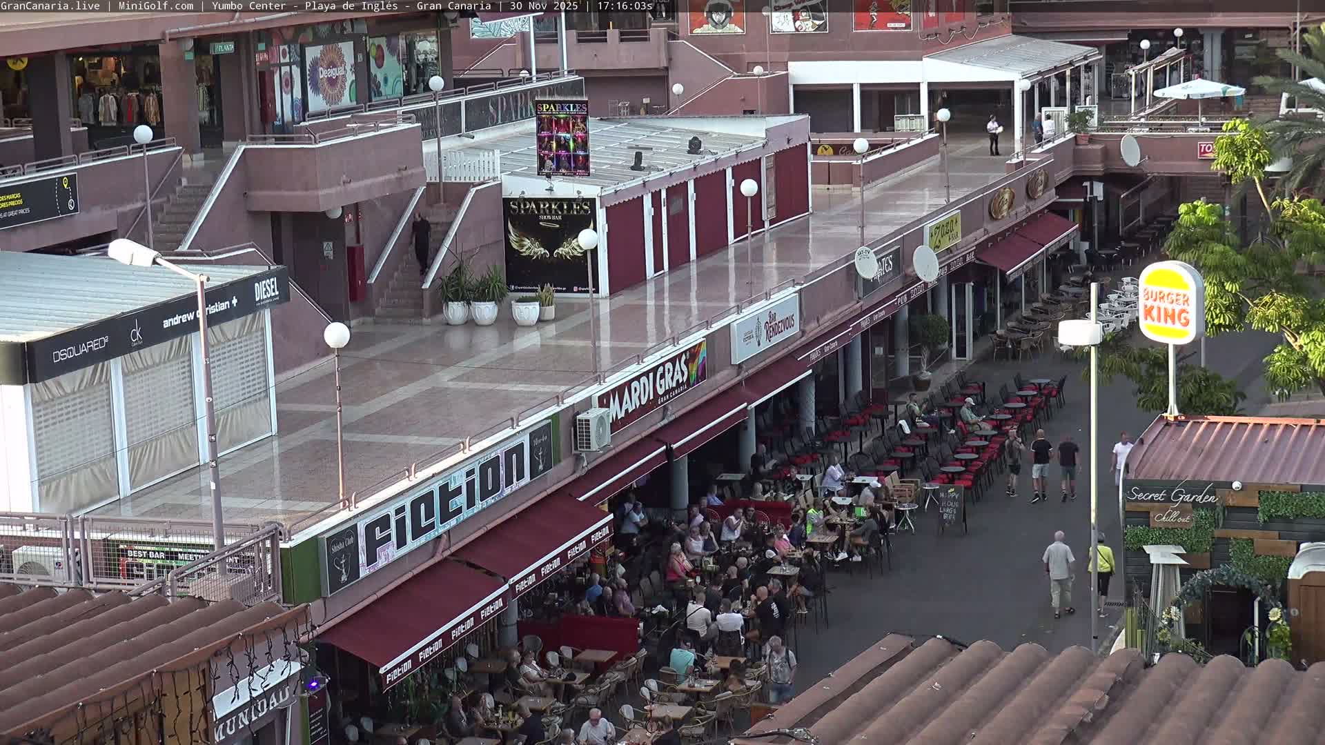Gran Canaria, Playa del Ingles City & Yumbo Centrum Shopping Mall Live Cam - Playa del Inglés, San Bartolomé de Tirajana, Gran Canaria, Canary Islands (Canarias), Spain