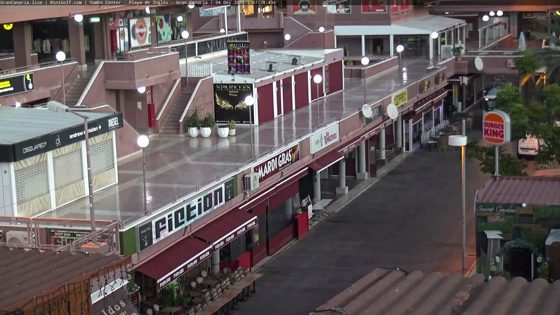 Gran Canaria, Playa del Ingles City & Yumbo Centrum Shopping Mall Live Cam - Playa del Inglés, San Bartolomé de Tirajana, Gran Canaria, Canary Islands (Canarias), Spain