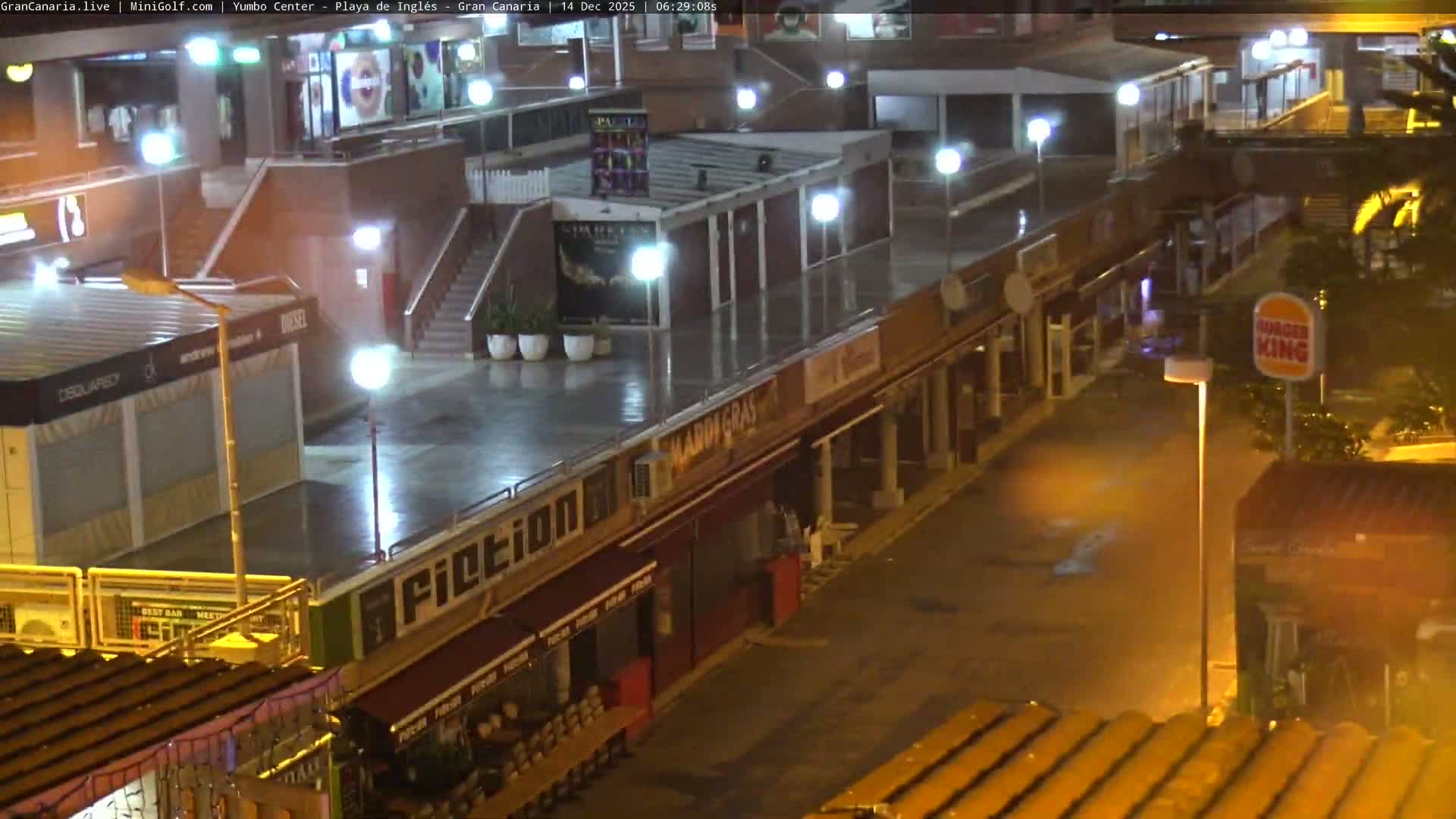 Gran Canaria, Playa del Ingles City & Yumbo Centrum Shopping Mall Live Cam - Playa del Inglés, San Bartolomé de Tirajana, Gran Canaria, Canary Islands (Canarias), Spain
