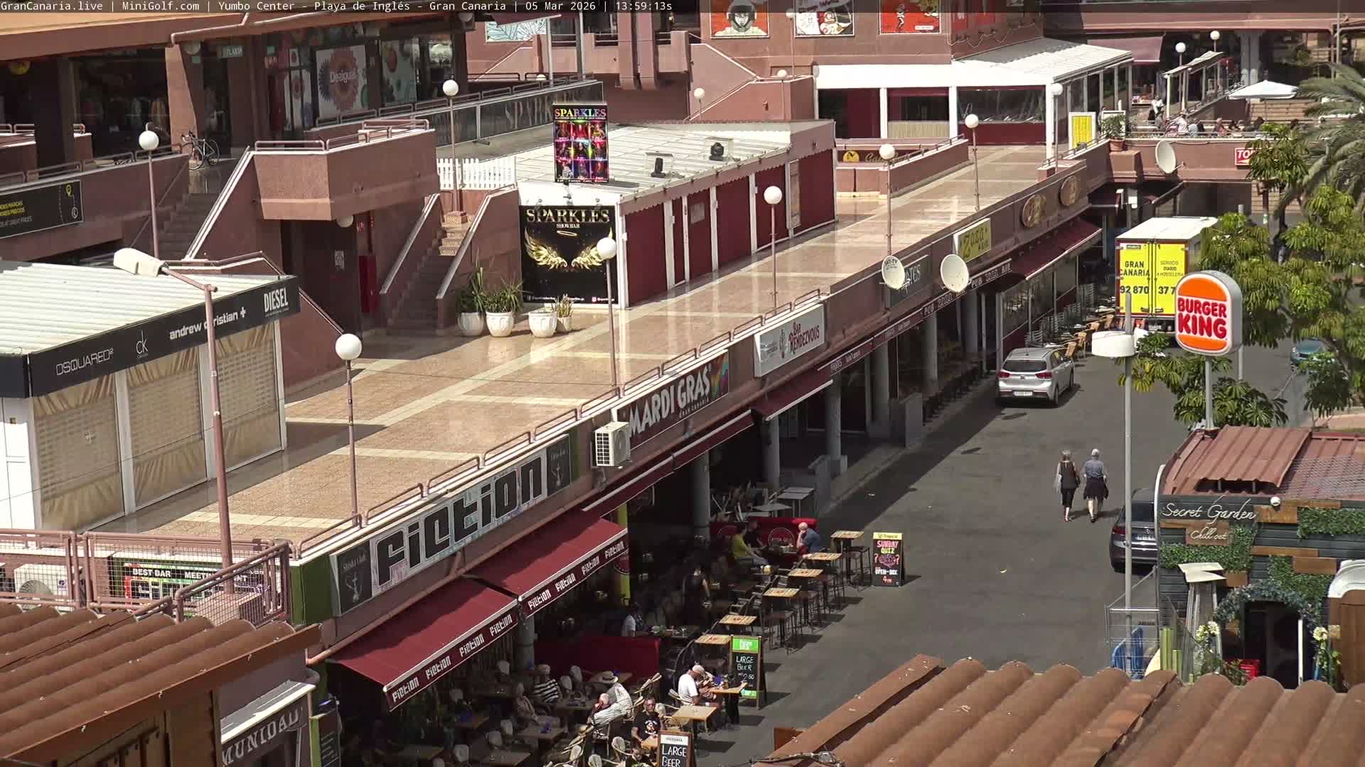 Gran Canaria, Playa del Ingles City & Yumbo Centrum Shopping Mall Live Cam - Playa del Inglés, San Bartolomé de Tirajana, Gran Canaria, Canary Islands (Canarias), Spain