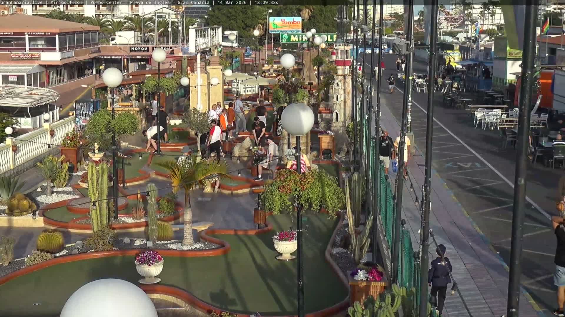 Gran Canaria, Playa del Ingles City & Yumbo Centrum Shopping Mall Live Cam - Playa del Inglés, San Bartolomé de Tirajana, Gran Canaria, Canary Islands (Canarias), Spain