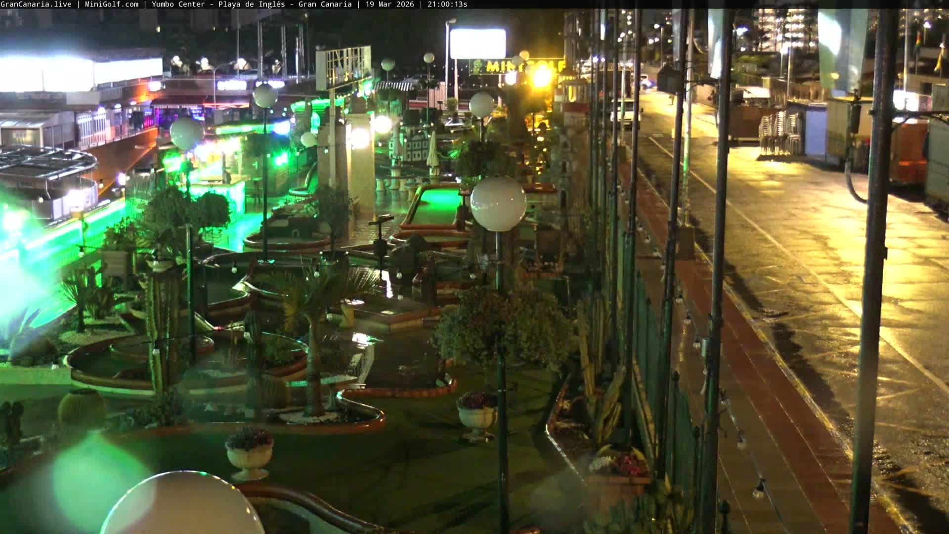 Gran Canaria, Playa del Ingles City & Yumbo Centrum Shopping Mall Live Cam - Playa del Inglés, San Bartolomé de Tirajana, Gran Canaria, Canary Islands (Canarias), Spain
