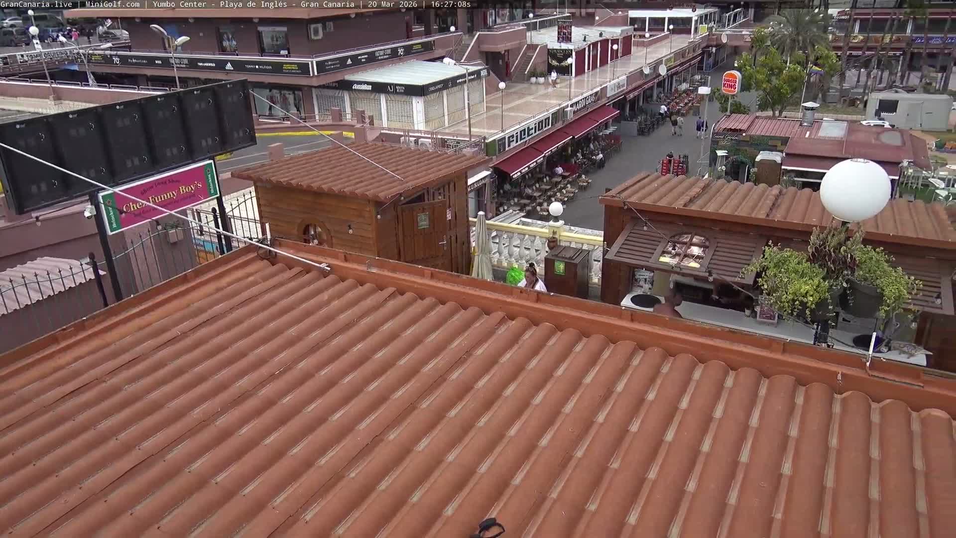 Gran Canaria, Playa del Ingles City & Yumbo Centrum Shopping Mall Live Cam - Playa del Inglés, San Bartolomé de Tirajana, Gran Canaria, Canary Islands (Canarias), Spain