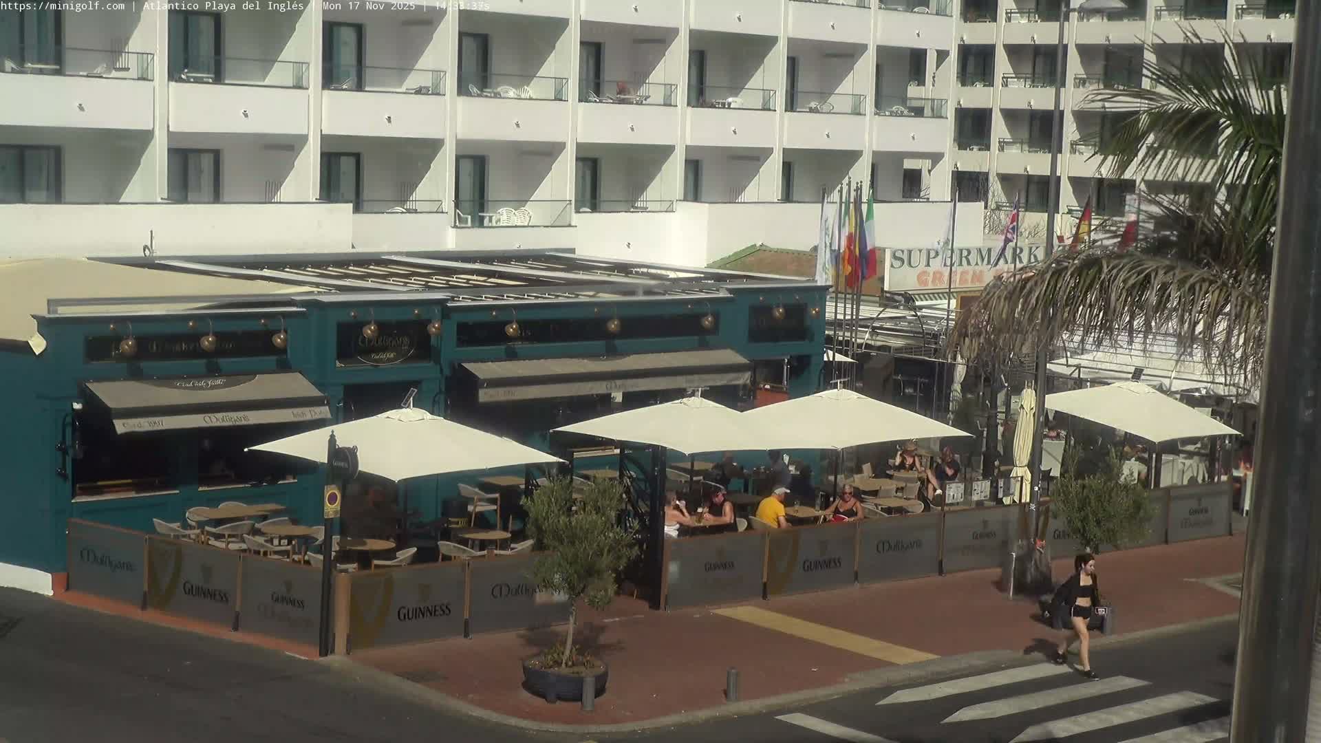 Gran Canaria, Playa del Ingles City & Atlantico Mini Golf Field Live Cam - Playa del Inglés, San Bartolomé de Tirajana, Gran Canaria, Canary Islands (Canarias), Spain