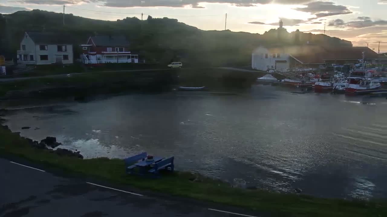 Kamøyvær (Kamoyvaer) Village & Nordkapp Havfiske (North Cape Sea Fishing Marina) Live Cam - Nordkapp, Vest-Finnmark, Finnmark, North Norway, Norway