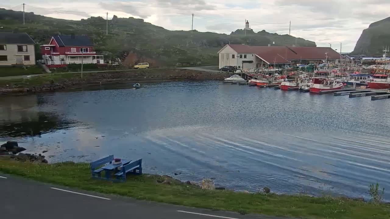 Kamøyvær (Kamoyvaer) Village & Nordkapp Havfiske (North Cape Sea Fishing Marina) Live Cam - Nordkapp, Vest-Finnmark, Finnmark, North Norway, Norway
