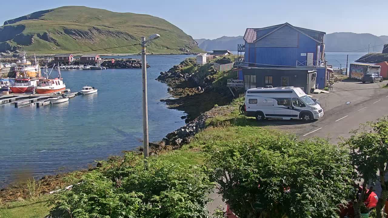 Kamøyvær (Kamoyvaer) Village & Nordkapp Havfiske (North Cape Sea Fishing Marina) Live Cam - Nordkapp, Vest-Finnmark, Finnmark, North Norway, Norway