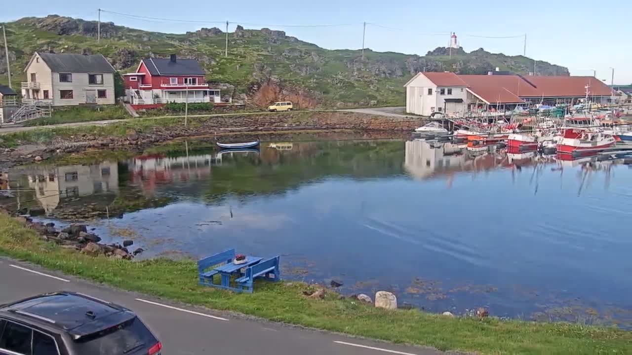 Kamøyvær (Kamoyvaer) Village & Nordkapp Havfiske (North Cape Sea Fishing Marina) Live Cam - Nordkapp, Vest-Finnmark, Finnmark, North Norway, Norway