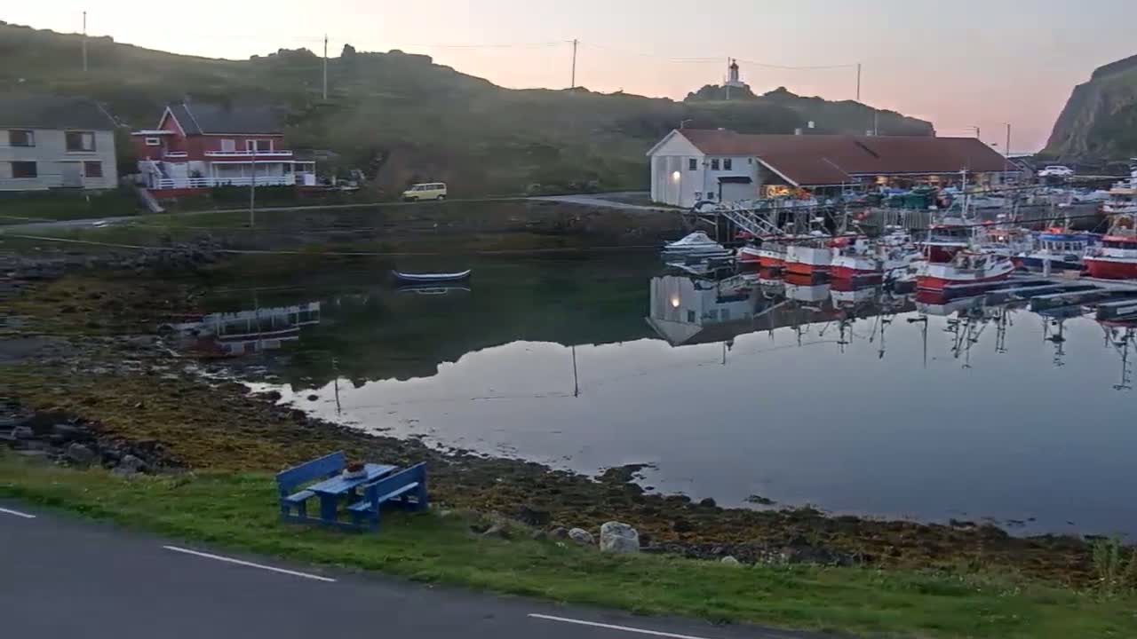 Kamøyvær (Kamoyvaer) Village & Nordkapp Havfiske (North Cape Sea Fishing Marina) Live Cam - Nordkapp, Vest-Finnmark, Finnmark, North Norway, Norway