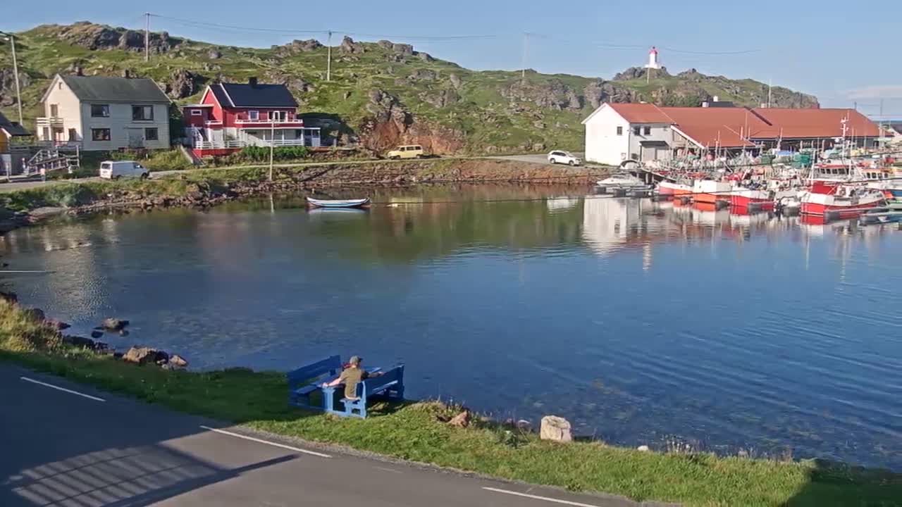 Kamøyvær (Kamoyvaer) Village & Nordkapp Havfiske (North Cape Sea Fishing Marina) Live Cam - Nordkapp, Vest-Finnmark, Finnmark, North Norway, Norway
