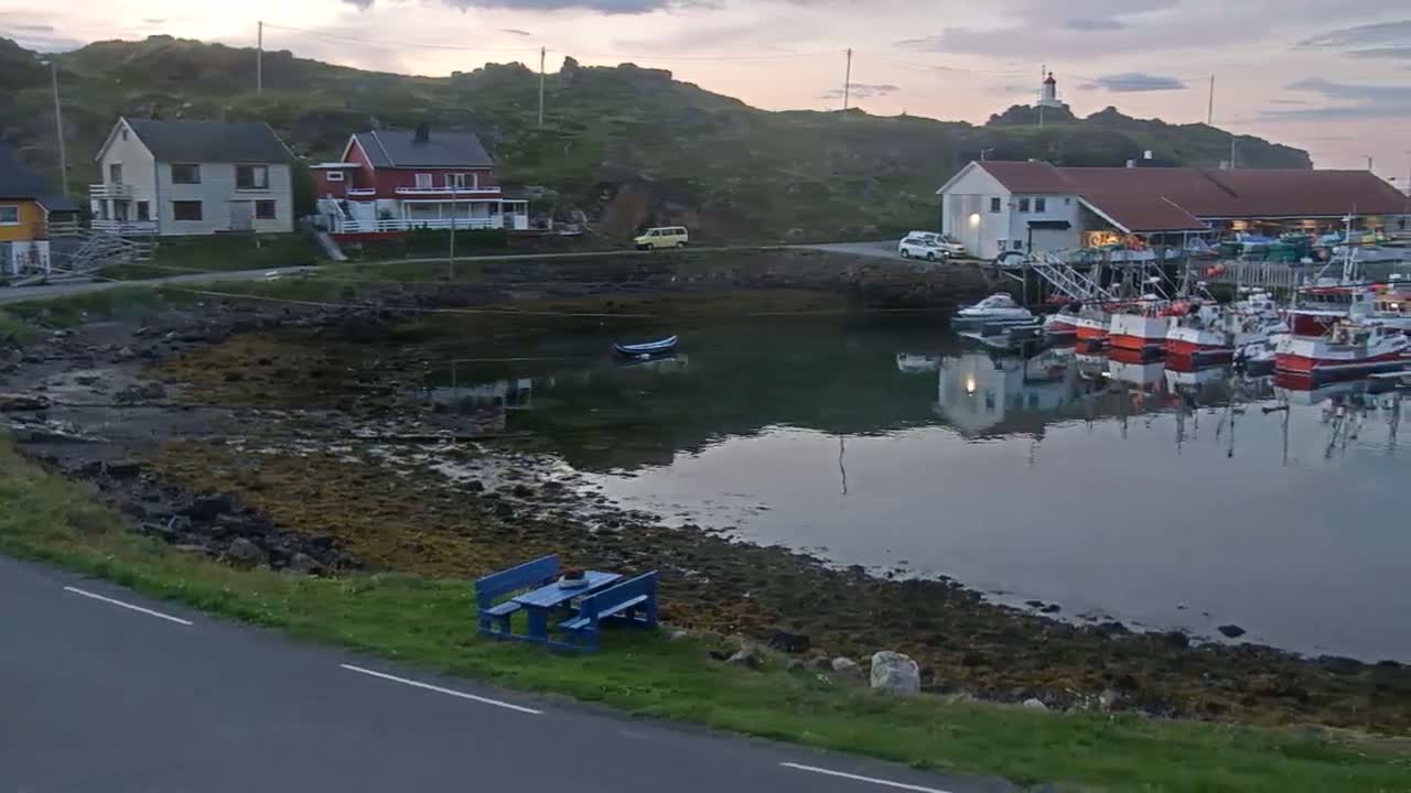 Kamøyvær (Kamoyvaer) Village & Nordkapp Havfiske (North Cape Sea Fishing Marina) Live Cam - Nordkapp, Vest-Finnmark, Finnmark, North Norway, Norway