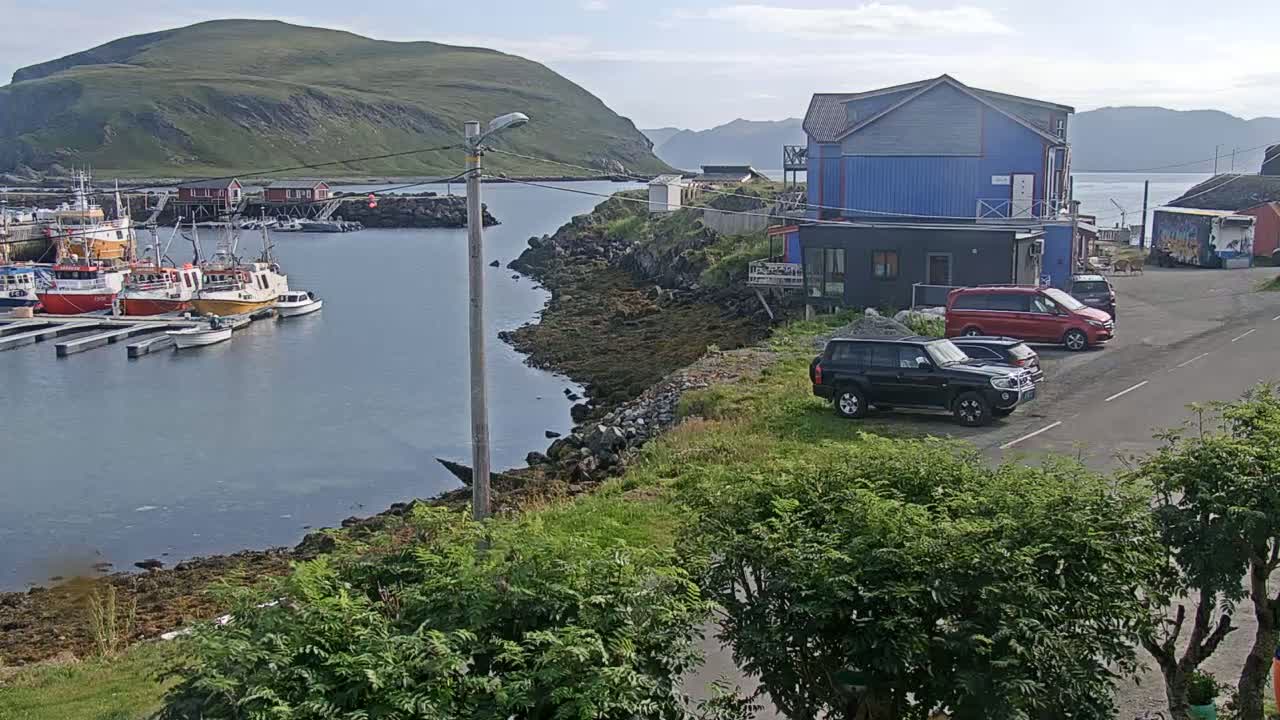 Kamøyvær (Kamoyvaer) Village & Nordkapp Havfiske (North Cape Sea Fishing Marina) Live Cam - Nordkapp, Vest-Finnmark, Finnmark, North Norway, Norway