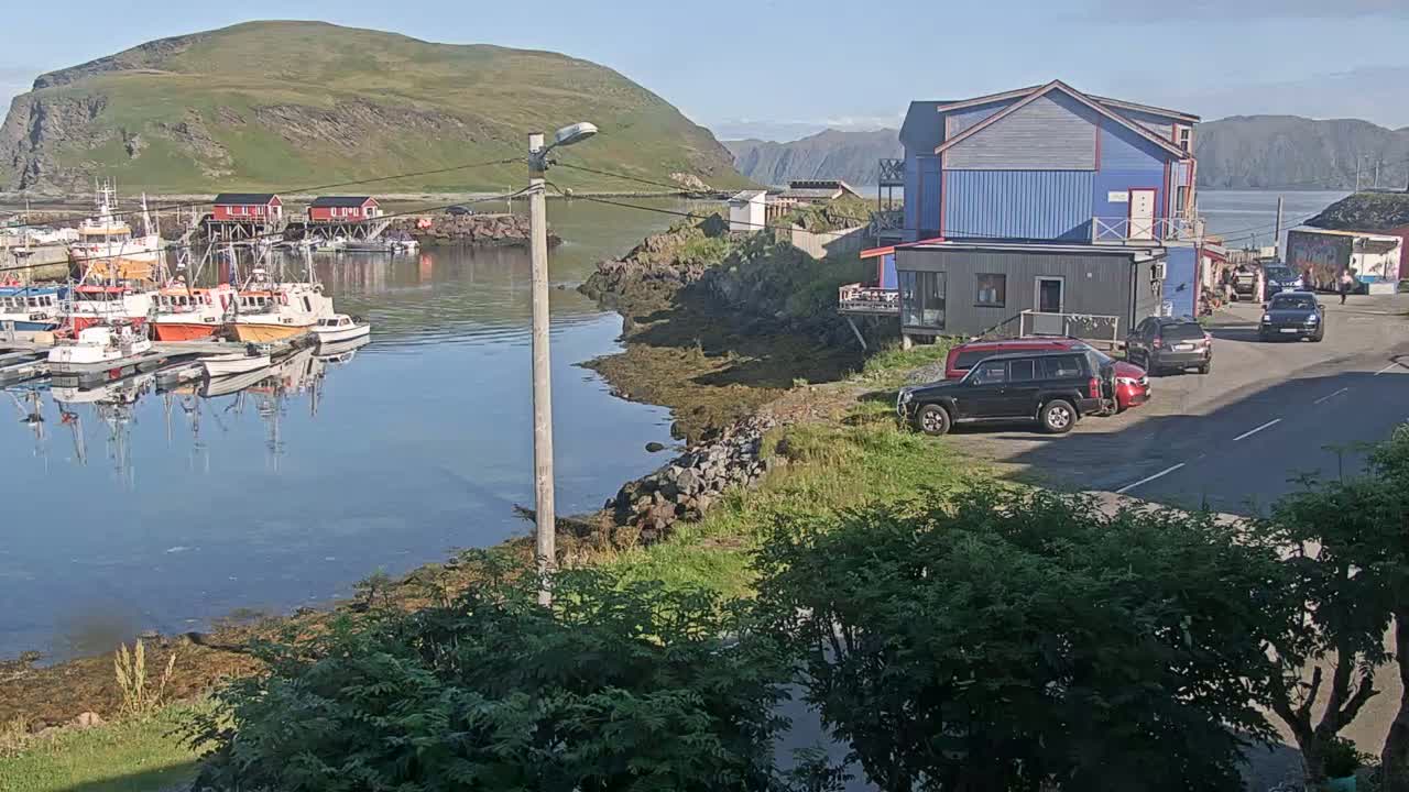 Kamøyvær (Kamoyvaer) Village & Nordkapp Havfiske (North Cape Sea Fishing Marina) Live Cam - Nordkapp, Vest-Finnmark, Finnmark, North Norway, Norway