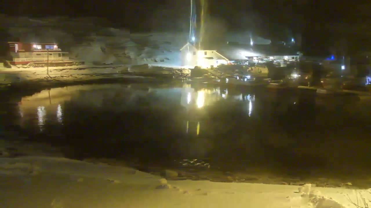 Kamøyvær (Kamoyvaer) Village & Nordkapp Havfiske (North Cape Sea Fishing Marina) Live Cam - Nordkapp, Vest-Finnmark, Finnmark, North Norway, Norway