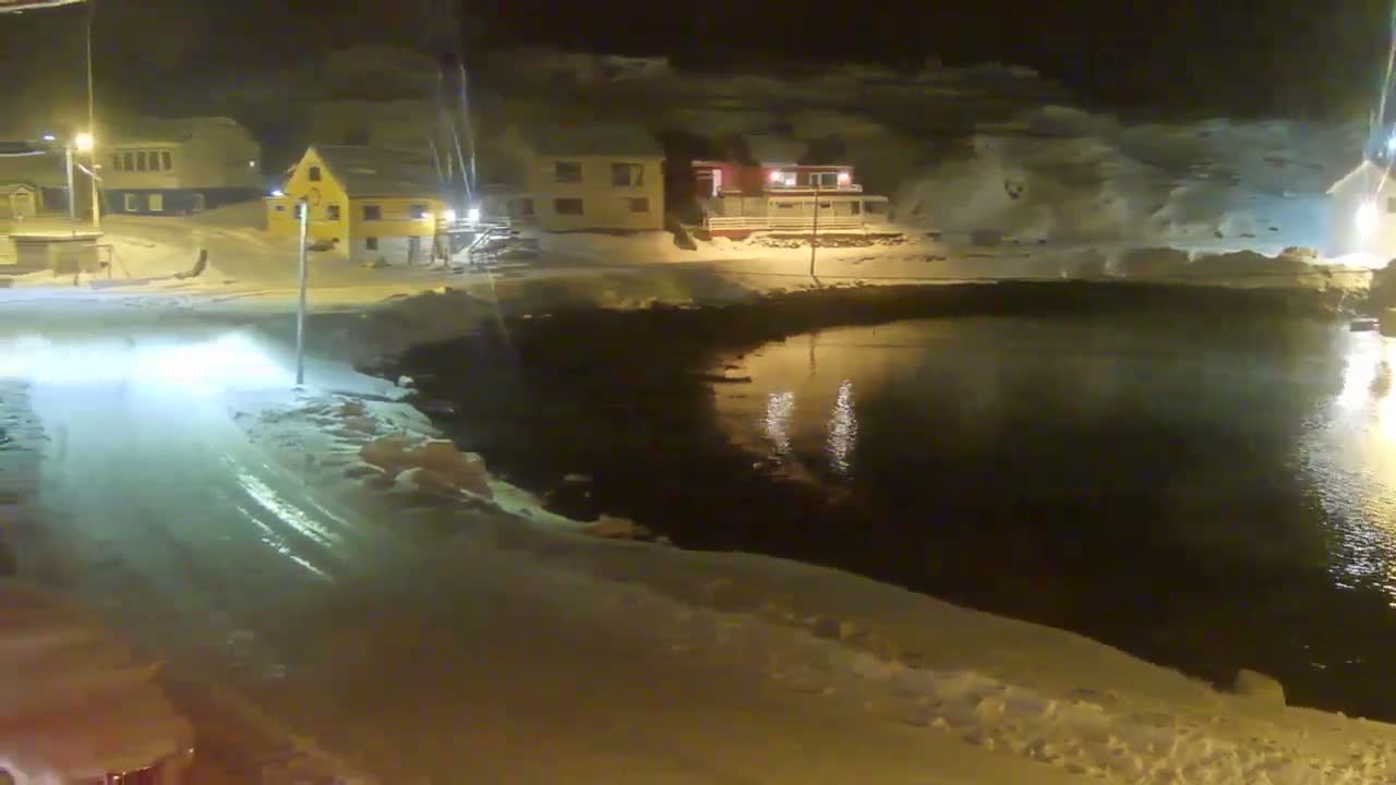 Kamøyvær (Kamoyvaer) Village & Nordkapp Havfiske (North Cape Sea Fishing Marina) Live Cam - Nordkapp, Vest-Finnmark, Finnmark, North Norway, Norway