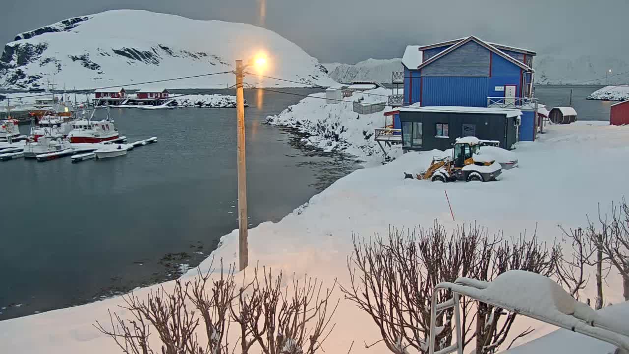 Kamøyvær (Kamoyvaer) Village & Nordkapp Havfiske (North Cape Sea Fishing Marina) Live Cam - Nordkapp, Vest-Finnmark, Finnmark, North Norway, Norway