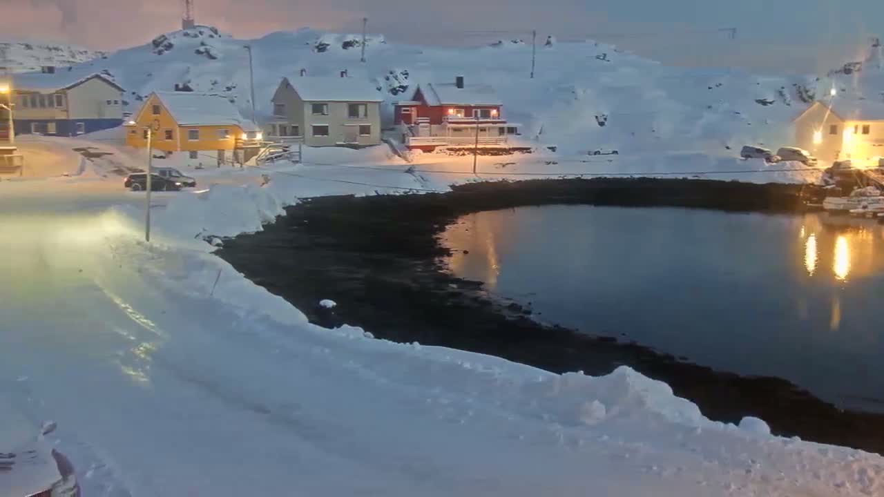 Kamøyvær (Kamoyvaer) Village & Nordkapp Havfiske (North Cape Sea Fishing Marina) Live Cam - Nordkapp, Vest-Finnmark, Finnmark, North Norway, Norway