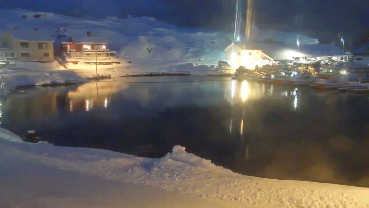 Kamøyvær (Kamoyvaer) Village & Nordkapp Havfiske (North Cape Sea Fishing Marina) Live Cam - Nordkapp, Vest-Finnmark, Finnmark, North Norway, Norway
