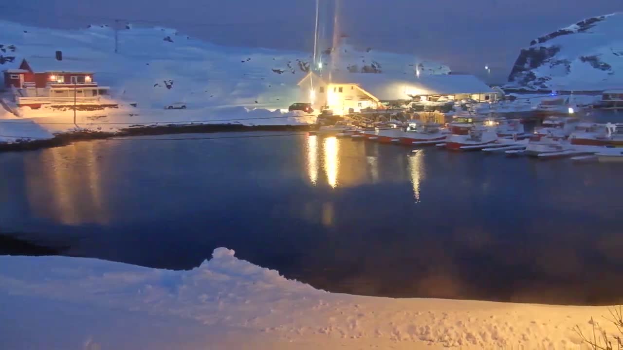 Kamøyvær (Kamoyvaer) Village & Nordkapp Havfiske (North Cape Sea Fishing Marina) Live Cam - Nordkapp, Vest-Finnmark, Finnmark, North Norway, Norway