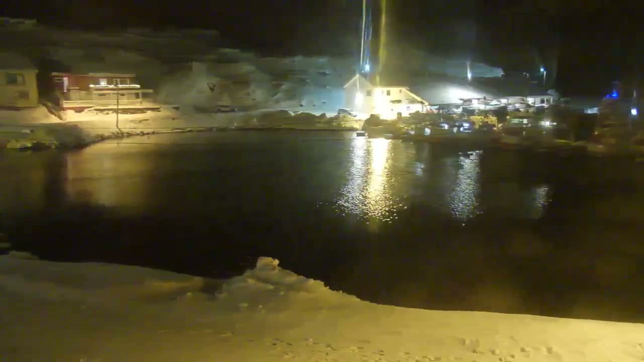 Kamøyvær (Kamoyvaer) Village & Nordkapp Havfiske (North Cape Sea Fishing Marina) Live Cam - Nordkapp, Vest-Finnmark, Finnmark, North Norway, Norway