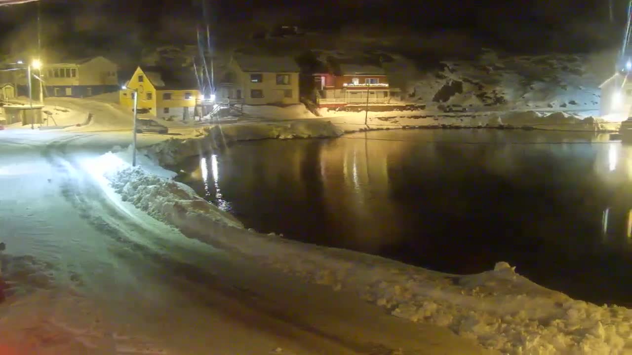 Kamøyvær (Kamoyvaer) Village & Nordkapp Havfiske (North Cape Sea Fishing Marina) Live Cam - Nordkapp, Vest-Finnmark, Finnmark, North Norway, Norway