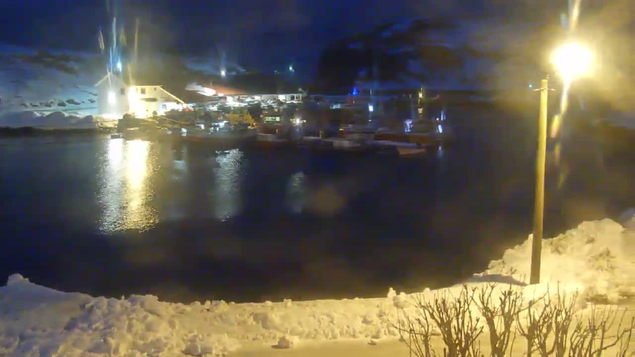 Kamøyvær (Kamoyvaer) Village & Nordkapp Havfiske (North Cape Sea Fishing Marina) Live Cam - Nordkapp, Vest-Finnmark, Finnmark, North Norway, Norway
