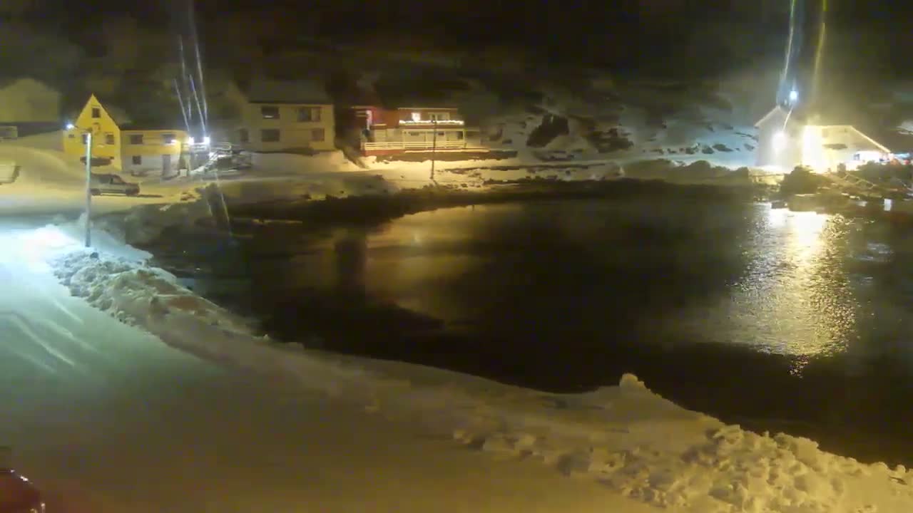 Kamøyvær (Kamoyvaer) Village & Nordkapp Havfiske (North Cape Sea Fishing Marina) Live Cam - Nordkapp, Vest-Finnmark, Finnmark, North Norway, Norway