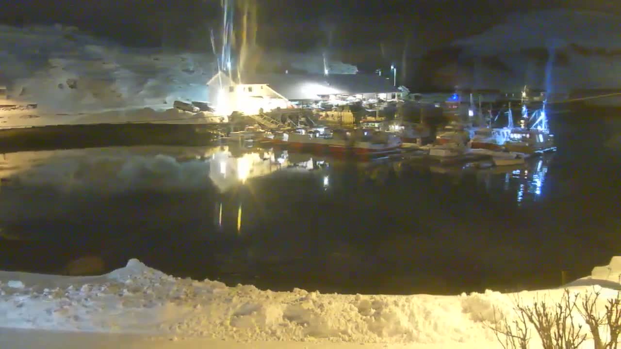 Kamøyvær (Kamoyvaer) Village & Nordkapp Havfiske (North Cape Sea Fishing Marina) Live Cam - Nordkapp, Vest-Finnmark, Finnmark, North Norway, Norway