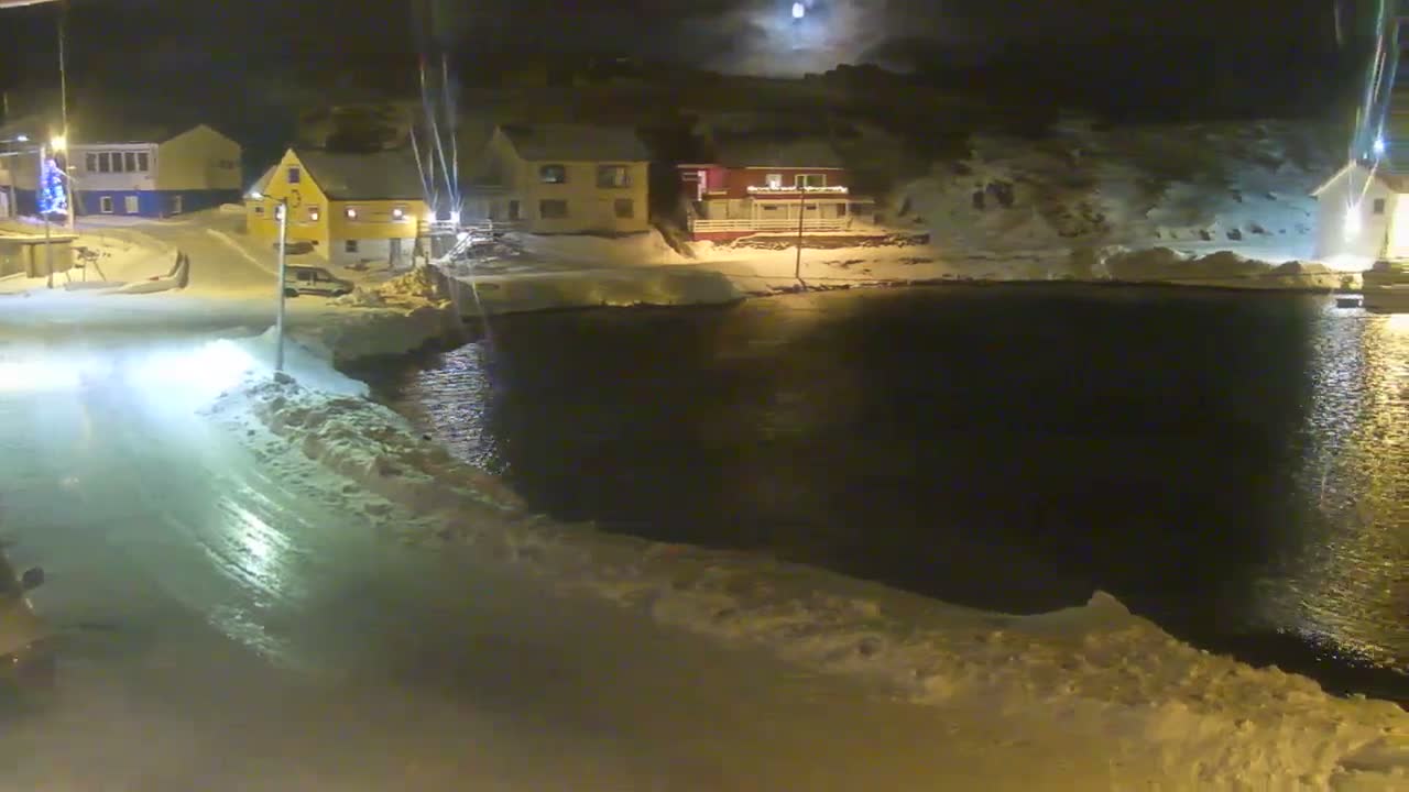 Kamøyvær (Kamoyvaer) Village & Nordkapp Havfiske (North Cape Sea Fishing Marina) Live Cam - Nordkapp, Vest-Finnmark, Finnmark, North Norway, Norway