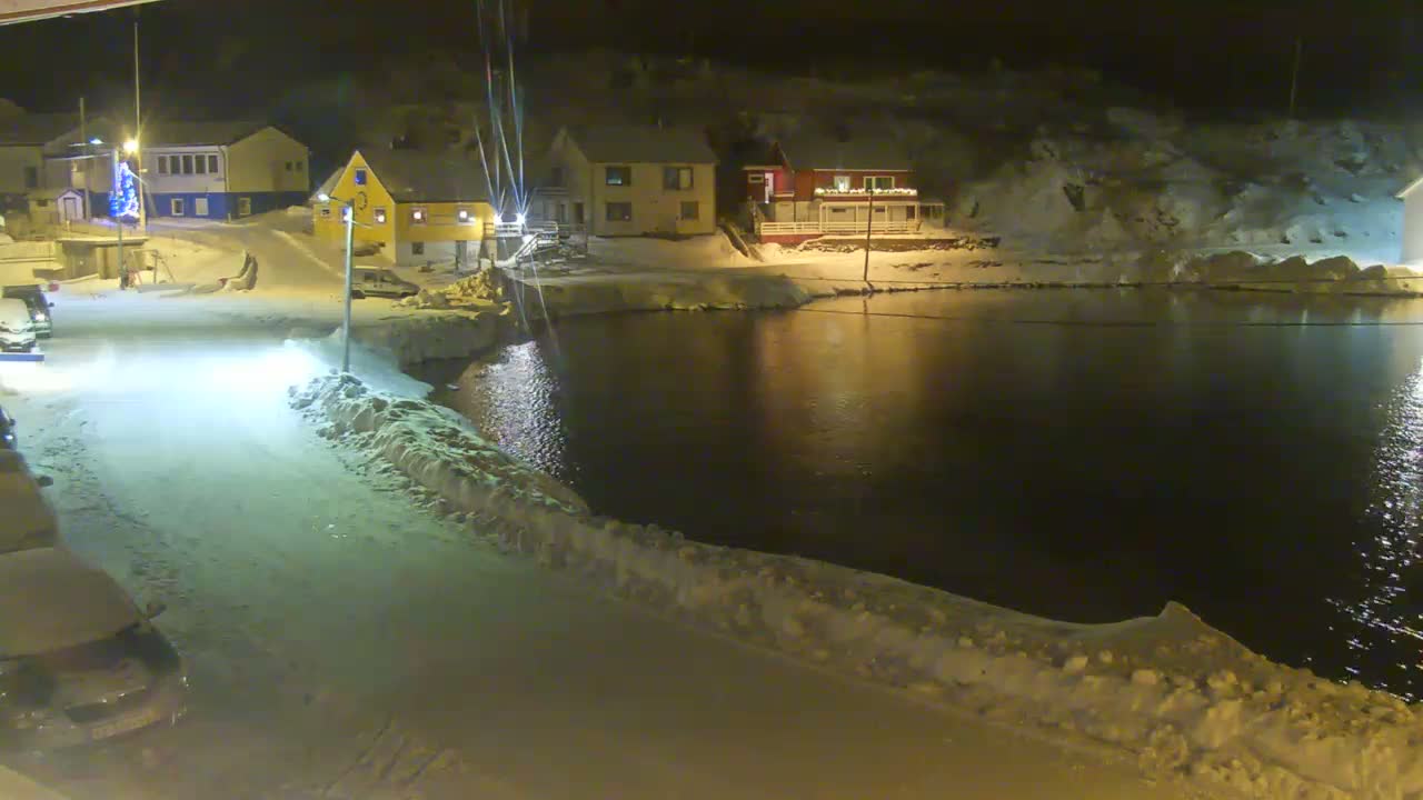 Kamøyvær (Kamoyvaer) Village & Nordkapp Havfiske (North Cape Sea Fishing Marina) Live Cam - Nordkapp, Vest-Finnmark, Finnmark, North Norway, Norway
