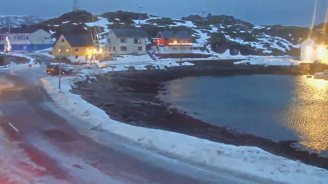 Kamøyvær (Kamoyvaer) Village & Nordkapp Havfiske (North Cape Sea Fishing Marina) Live Cam - Nordkapp, Vest-Finnmark, Finnmark, North Norway, Norway