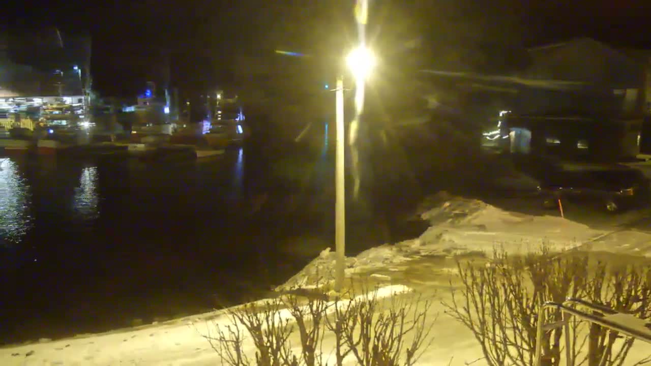 Kamøyvær (Kamoyvaer) Village & Nordkapp Havfiske (North Cape Sea Fishing Marina) Live Cam - Nordkapp, Vest-Finnmark, Finnmark, North Norway, Norway