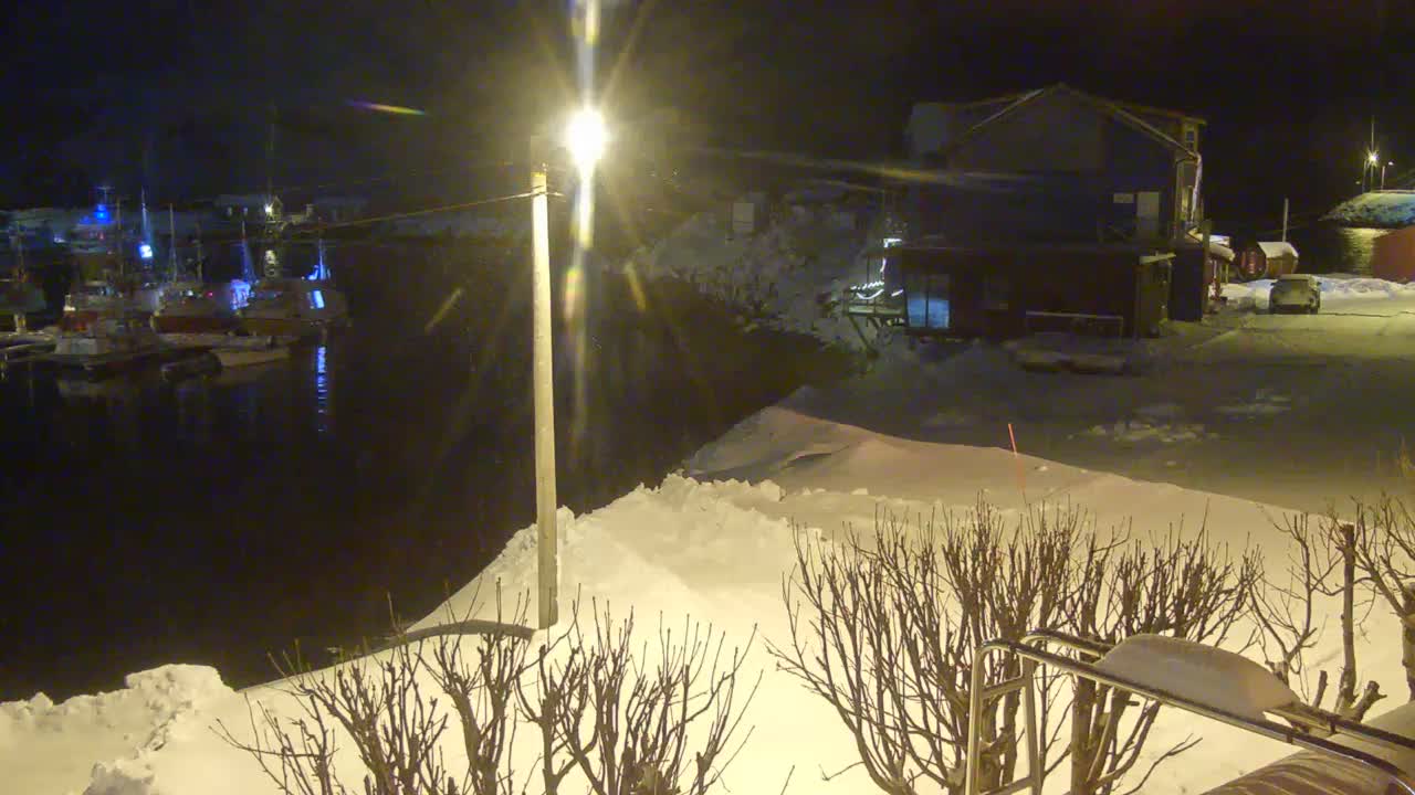 Kamøyvær (Kamoyvaer) Village & Nordkapp Havfiske (North Cape Sea Fishing Marina) Live Cam - Nordkapp, Vest-Finnmark, Finnmark, North Norway, Norway