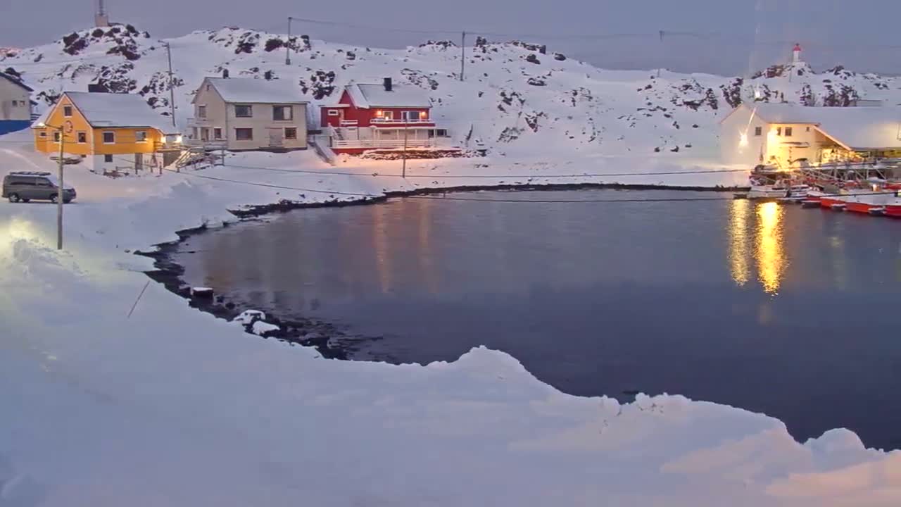 Kamøyvær (Kamoyvaer) Village & Nordkapp Havfiske (North Cape Sea Fishing Marina) Live Cam - Nordkapp, Vest-Finnmark, Finnmark, North Norway, Norway