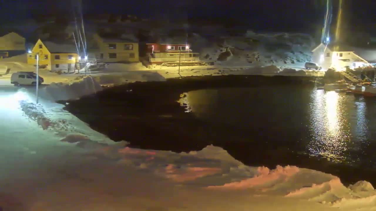 Kamøyvær (Kamoyvaer) Village & Nordkapp Havfiske (North Cape Sea Fishing Marina) Live Cam - Nordkapp, Vest-Finnmark, Finnmark, North Norway, Norway
