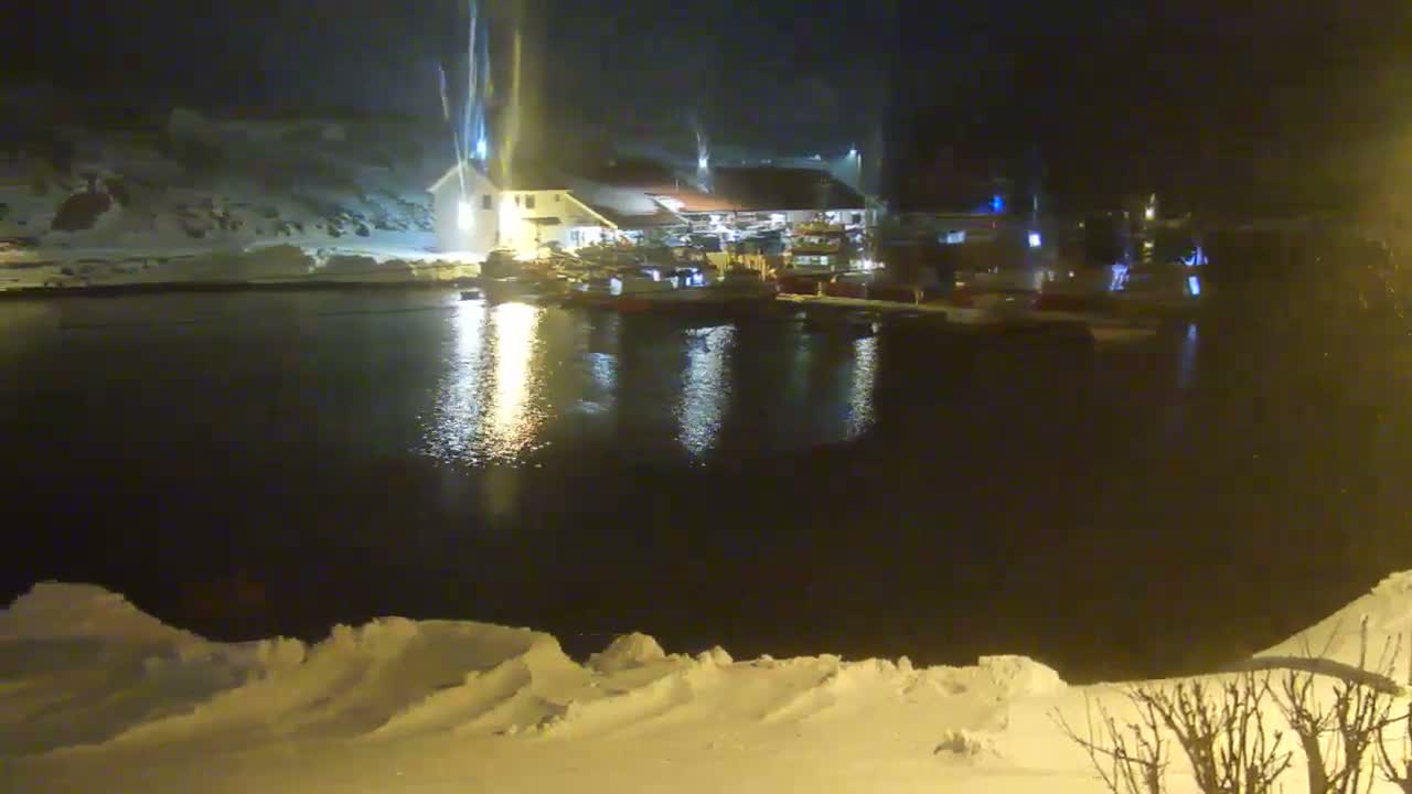 Kamøyvær (Kamoyvaer) Village & Nordkapp Havfiske (North Cape Sea Fishing Marina) Live Cam - Nordkapp, Vest-Finnmark, Finnmark, North Norway, Norway
