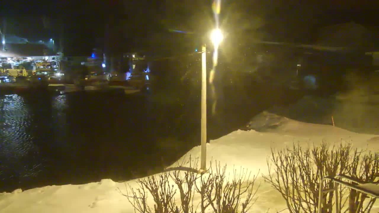 Kamøyvær (Kamoyvaer) Village & Nordkapp Havfiske (North Cape Sea Fishing Marina) Live Cam - Nordkapp, Vest-Finnmark, Finnmark, North Norway, Norway