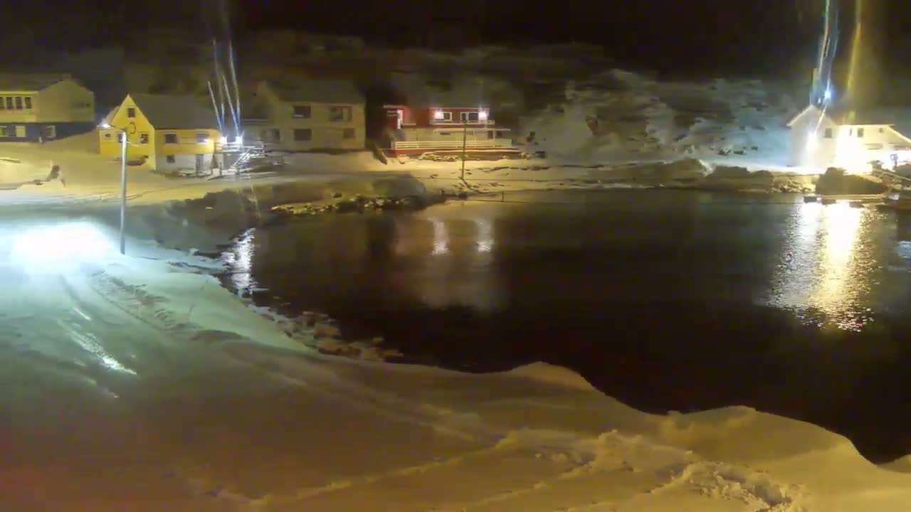 Kamøyvær (Kamoyvaer) Village & Nordkapp Havfiske (North Cape Sea Fishing Marina) Live Cam - Nordkapp, Vest-Finnmark, Finnmark, North Norway, Norway