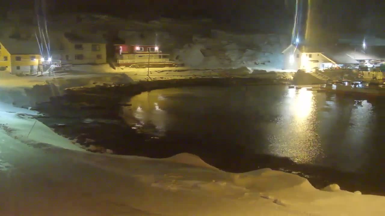 Kamøyvær (Kamoyvaer) Village & Nordkapp Havfiske (North Cape Sea Fishing Marina) Live Cam - Nordkapp, Vest-Finnmark, Finnmark, North Norway, Norway